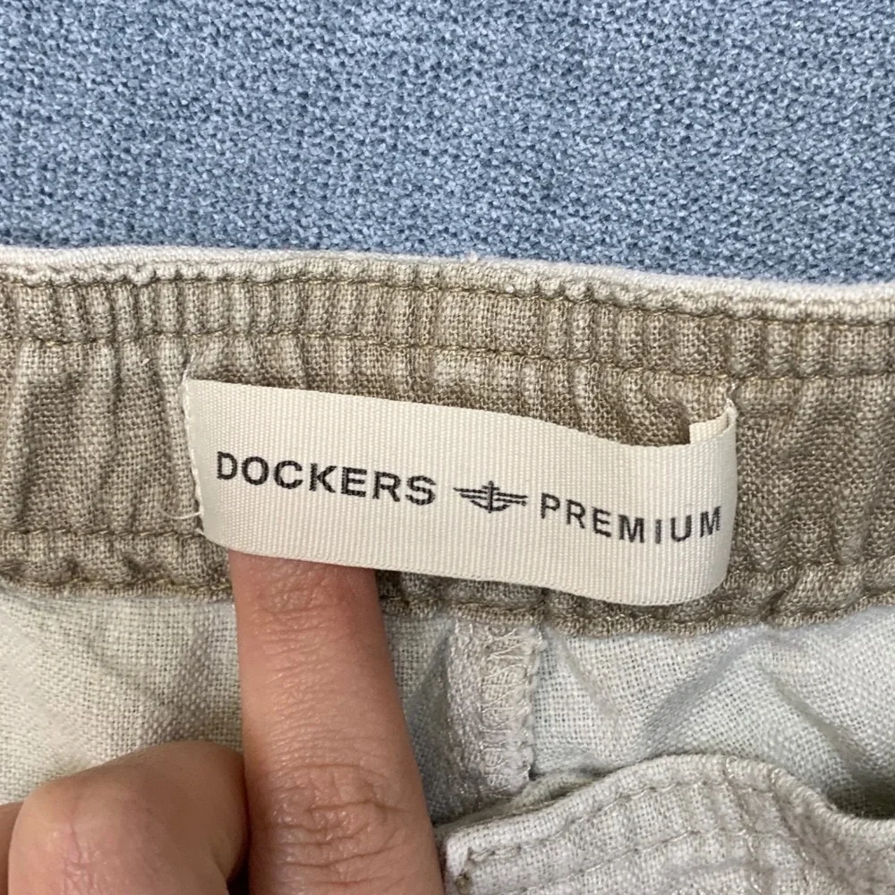 Dockers Premium Board Shorts Mens 36 Beige Drawstring Flat Front Relaxed Fit